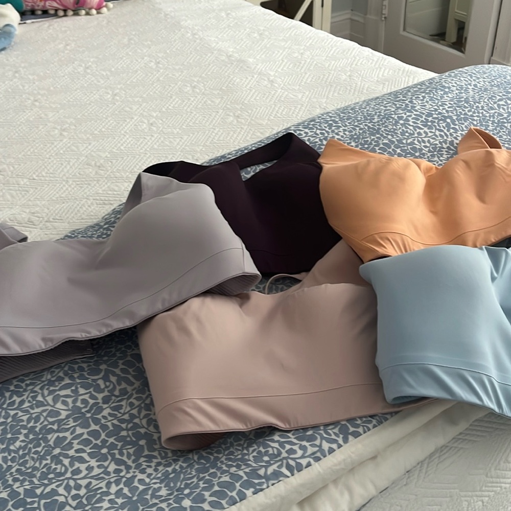 Athleta Bra. 34, DD.